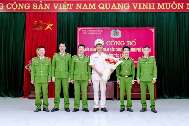 Lễ công bố Quyết định của Giám đốc Công an Thành phố Hà Nội về công tác cán bộ tại xã Hoàng Kim- Ảnh 10.