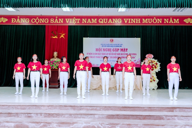 Hội Cựu chiến binh xã Hoàng Kim tổ chức Hội nghị gặp mặt kỷ niệm 35 năm ngày thành lập Hội Cựu chiến binh Việt Nam (06/12/1989 - 06/12/2024) và tổng kết phong trào thi đua "Cựu chiến binh gương mẫu" năm 2024.- Ảnh 7.