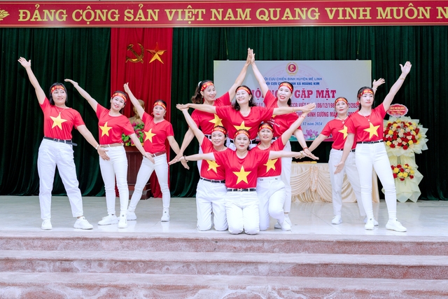 Hội Cựu chiến binh xã Hoàng Kim tổ chức Hội nghị gặp mặt kỷ niệm 35 năm ngày thành lập Hội Cựu chiến binh Việt Nam (06/12/1989 - 06/12/2024) và tổng kết phong trào thi đua "Cựu chiến binh gương mẫu" năm 2024.- Ảnh 8.