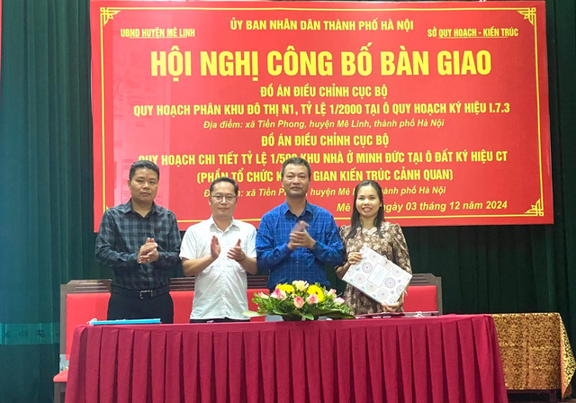 Mê Linh: Công bố và bàn giao Đồ án điều chỉnh cục bộ quy hoạch phân khu đô thị N1 và khu nhà ở Minh Đức- Ảnh 1.