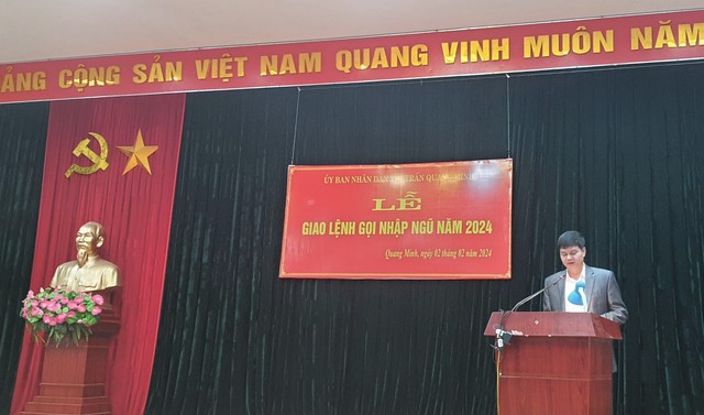 Thị trấn Quang Minh giao lệnh gọi công dân nhập ngũ năm 2024- Ảnh 2.