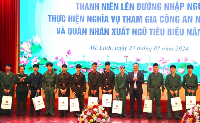 UBND huyện Mê Linh gặp mặt thanh niên chuẩn bị lên đường nhập ngũ năm 2024- Ảnh 3.