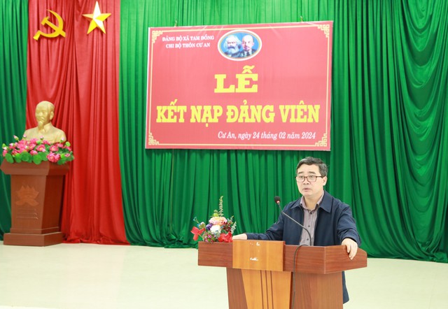 Đảng bộ xã Tam Đồng kết nạp đảng viên mới là thanh niên chuẩn bị nhập ngũ- Ảnh 2.