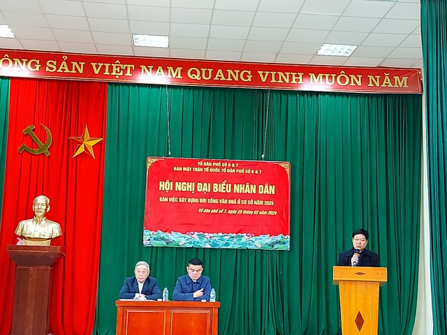 Các đồng chí lãnh đạo thị trấn Quang Minh dự hội nghị đại biểu nhân dân tại các tổ dân phố trên địa bàn- Ảnh 2.