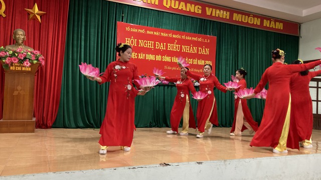 Các đồng chí lãnh đạo thị trấn Quang Minh dự hội nghị đại biểu nhân dân tại các tổ dân phố trên địa bàn- Ảnh 5.
