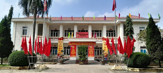 Xã Thanh Lâm tích cực chỉnh trang cảnh quan, trang trí, tuyên truyền, tổng vệ sinh môi trường chào xuân mới- Giáp Thìn 2024- Ảnh 1.