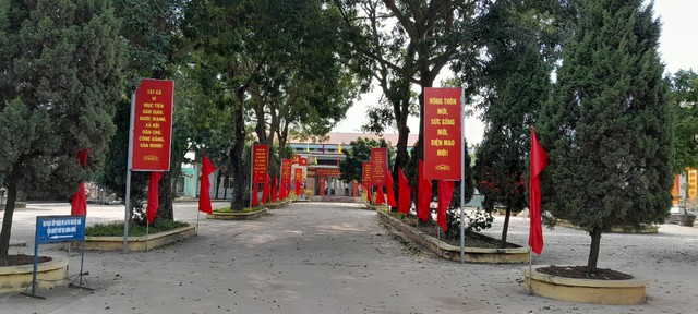 Xã Thanh Lâm tích cực chỉnh trang cảnh quan, trang trí, tuyên truyền, tổng vệ sinh môi trường chào xuân mới- Giáp Thìn 2024- Ảnh 2.