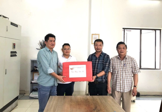 Đồng chí Phó Chủ tịch UBND huyện Mê Linh Trần Thanh Hoài thăm, chúc Tết các đơn vị trực Tết- Ảnh 2. Đồng chí Phó Chủ tịch UBND huyện Mê Linh Trần Thanh Hoài thăm, chúc Tết các đơn vị trực Tết- Ảnh 2.