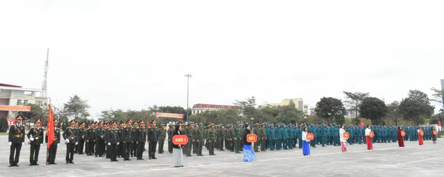 Lực lượng vũ trang huyện Mê Linh ra quân huấn luyện năm 2024- Ảnh 1.