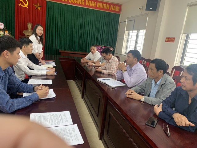 Hội Nông dân xã Tự Lập phối hợp với Ngân hàng Agribank Mê Linh trong công tác vay vốn.- Ảnh 2.