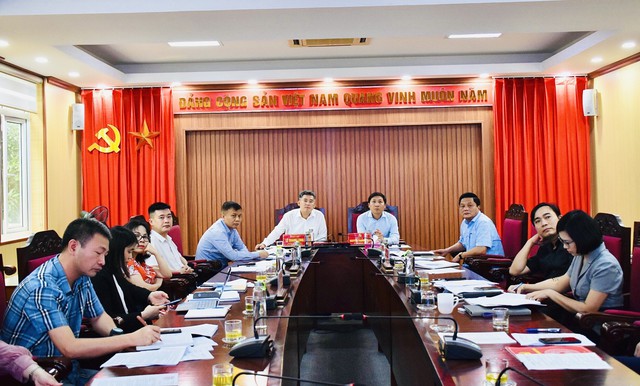 Hội nghị làm việc với chủ đầu tư về tiến độ triển khai thực hiện dự án đầu tư xây dựng hạ tầng khu công nghiệp Quang Minh II- Ảnh 1.