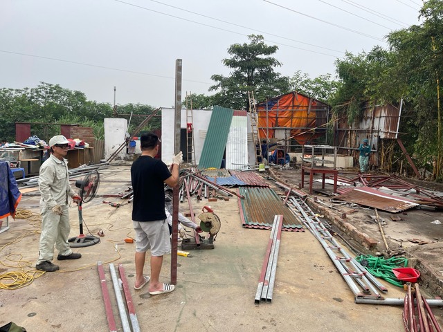Xã Tiền Phong tổ chức thực hiện việc giải tỏa các công trình lều lán vi phạm phòng cháy nổ, vi phạm hành lang an toàn giao thông, vi phạm sử dụng sai mục đích đất trên địa bàn xã - Ảnh 3.