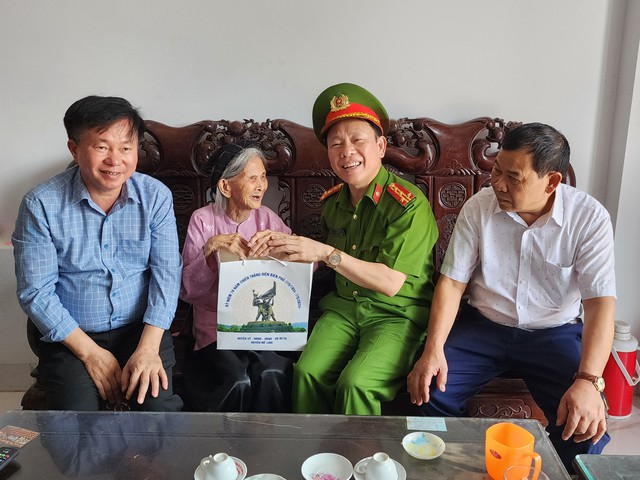 Huyện Mê Linh: Sôi nổi các hoạt động tuyên truyền, kỷ niệm 70 năm Chiến thắng lịch sử Điện Biên Phủ- Ảnh 8.