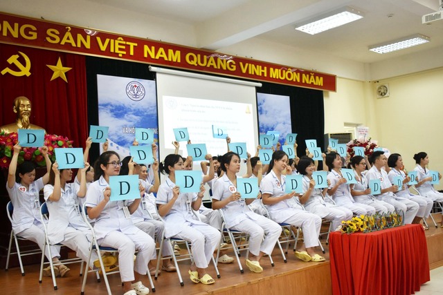 Bệnh viện Đa khoa Mê Linh mít tinh kỷ niệm ngày Quốc tế Điều dưỡng- Ảnh 2.