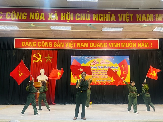 CHƯƠNG TRÌNH NGHỆ THUẬT LIÊN HOAN QUẦN CHÚNG "HÀ NỘI - NIỀM TIN VÀ HY VỌNG" CHÀO MỪNG KỈ NIỆM 70 NĂM NGÀY GIẢI PHÓNG THỦ ĐÔ (10/10/1954-10/10/2024)- Ảnh 7.