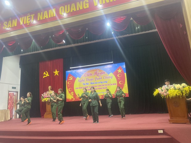 DẤU ẤN CỦA LIÊN HOAN NGHỆ THUẬT QUẦN CHÚNG “HÀ NỘI – NIỀM TIN VÀ HY VỌNG” CHÀO MỪNG KỶ NIỆM 70 NĂM NGÀY GIẢI PHÓNG THỦ ĐÔ
- Ảnh 11. DẤU ẤN CỦA LIÊN HOAN NGHỆ THUẬT QUẦN CHÚNG “HÀ NỘI – NIỀM TIN VÀ HY VỌNG” CHÀO MỪNG KỶ NIỆM 70 NĂM NGÀY GIẢI PHÓNG THỦ ĐÔ
- Ảnh 11.