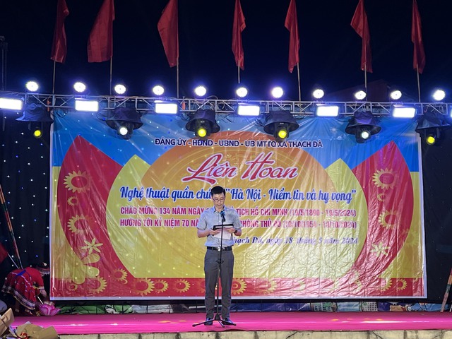 LIÊN HOAN NGHỆ THUẬT QUẦN CHÚNG “HÀ NỘI - NIỀM TIN VÀ HY VỌNG” XÃ THẠCH ĐÀ NĂM 2024.
- Ảnh 2. LIÊN HOAN NGHỆ THUẬT QUẦN CHÚNG “HÀ NỘI - NIỀM TIN VÀ HY VỌNG” XÃ THẠCH ĐÀ NĂM 2024.
- Ảnh 2.