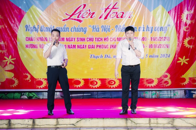 LIÊN HOAN NGHỆ THUẬT QUẦN CHÚNG “HÀ NỘI - NIỀM TIN VÀ HY VỌNG” XÃ THẠCH ĐÀ NĂM 2024.
- Ảnh 5. LIÊN HOAN NGHỆ THUẬT QUẦN CHÚNG “HÀ NỘI - NIỀM TIN VÀ HY VỌNG” XÃ THẠCH ĐÀ NĂM 2024.
- Ảnh 5.