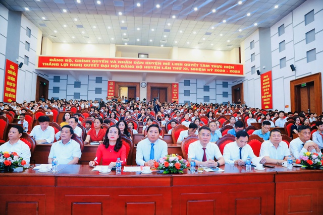 Huyện Mê Linh tuyên dương 148 học sinh giỏi tiêu biểu năm học 2023- 2024- Ảnh 1. Huyện Mê Linh tuyên dương 148 học sinh giỏi tiêu biểu năm học 2023- 2024- Ảnh 1.