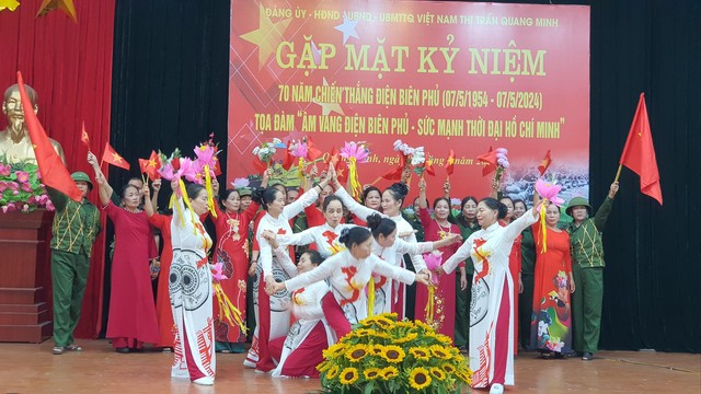 Thị trấn Quang Minh tổ chức hôi nghi gặp mặt kỷ niệm 70 năm Chiến thắng Điện Biên phủ (07/5/1954-07/5/2024); tọa đàm "Âm vang Điện Biên Phủ - sức mạnh thời đại Hồ Chí Minh"- Ảnh 8.