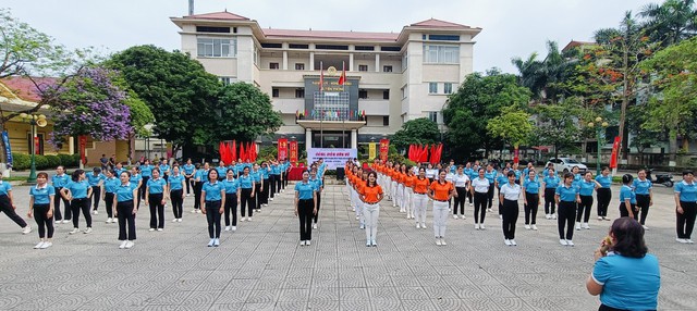 Hội LHPN xã Tiền Phong tổ chức các hoạt động chào mừng kỷ niệm 70 năm chiến thắng Điện Biên Phủ (07/5/1954 - 07/5/2024)- Ảnh 3.