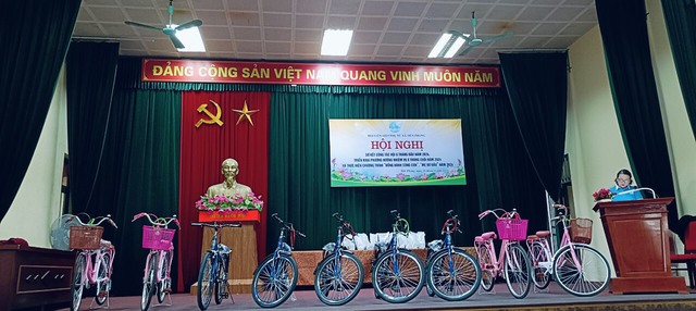 Hội LHPN xã tổ chức Hội nghị sơ kết công tác Hội 6 tháng đầu năm 2024, triển khai phương hướng, nhiệm vụ 6 tháng cuối năm 2024 và thực hiện chương trình “đồng hành cùng con”, “mẹ đỡ đầu” năm 2024
(ngày 26/6/2024)
- Ảnh 4.