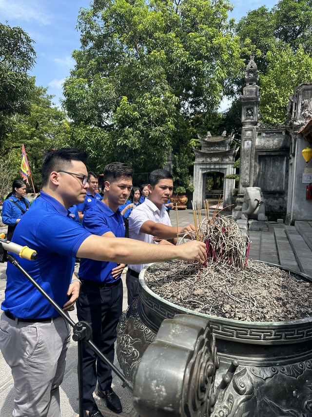 Lễ Ra quân Đội hình sinh viên tình nguyện Mùa hè xanh trường Đại học Sư phạm Hà Nội 2 tại xã Mê Linh năm 2024- Ảnh 12.