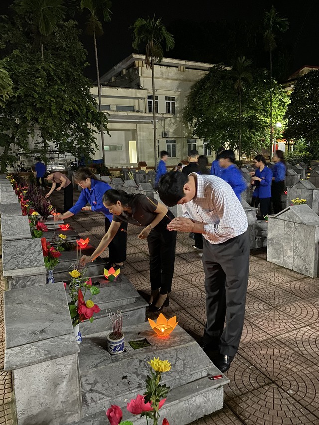 Thị trấn Quang Minh tổ chức các hoạt động tri ân các anh hùng liệt sỹ nhân dịp kỷ niệm 77 năm Ngày thương binh liệt sỹ (27/7/1947 – 27/7/2024)- Ảnh 7. Thị trấn Quang Minh tổ chức các hoạt động tri ân các anh hùng liệt sỹ nhân dịp kỷ niệm 77 năm Ngày thương binh liệt sỹ (27/7/1947 – 27/7/2024)- Ảnh 7.