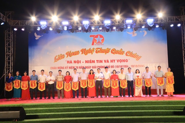 Sôi nổi Liên hoan nghệ thuật quần chúng "Hà Nội - Niềm tin và Hy vọng" huyện Mê Linh năm 2024- Ảnh 1.