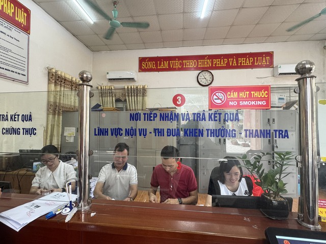 Xã Đại Thịnh triển khai thực hiện Mô hình “Thủ tục cả tuần xanh”, nâng cao hiệu quả chứng thực bản sao điện tử- Ảnh 1. Xã Đại Thịnh triển khai thực hiện Mô hình “Thủ tục cả tuần xanh”, nâng cao hiệu quả chứng thực bản sao điện tử- Ảnh 1.