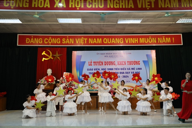 Hội Khuyến học xã Mê Linh tổ chức Lễ tuyên dương, khen thưởng cho giáo viên, học sinh có thành tích xuất sắc và học sinh trúng tuyển đại học năm học 2023-2024- Ảnh 12.