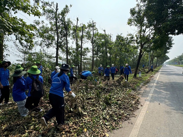 Thanh niên phát huy tinh thần xung kích tình nguyện vì cuộc sống cộng đồng- Ảnh 1.