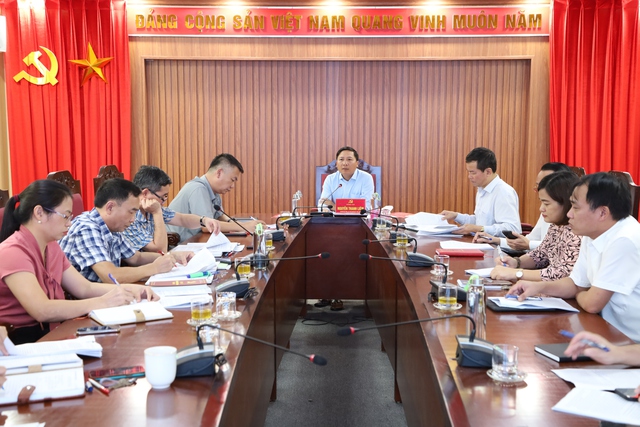 Tiểu ban Văn kiện Đại hội XII Đảng bộ Huyện thảo luận góp ý vào dự thảo Báo cáo chính trị- Ảnh 1. Tiểu ban Văn kiện Đại hội XII Đảng bộ Huyện thảo luận góp ý vào dự thảo Báo cáo chính trị- Ảnh 1.