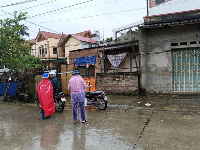 ĐẢNG BỘ VÀ CHÍNH QUYỀN XÃ HOÀNG KIM CHỈ ĐẠO QUYẾT LIỆT TRONG CÔNG TÁC PHÒNG, CHỐNG CƠN BÃO SỐ 3 (YAGI)- Ảnh 3.