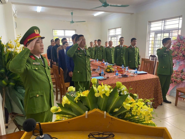 ĐẠI HỘI CHI BỘ CÔNG AN XÃ, NHIỆM KỲ 2025-2027 THÀNH CÔNG TỐT ĐẸP- Ảnh 3. ĐẠI HỘI CHI BỘ CÔNG AN XÃ, NHIỆM KỲ 2025-2027 THÀNH CÔNG TỐT ĐẸP- Ảnh 3.