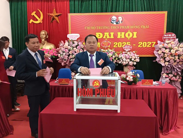 Đại hội điểm Chi bộ trường THCS Phạm Hồng Thái thành công tốt đẹp- Ảnh 7.