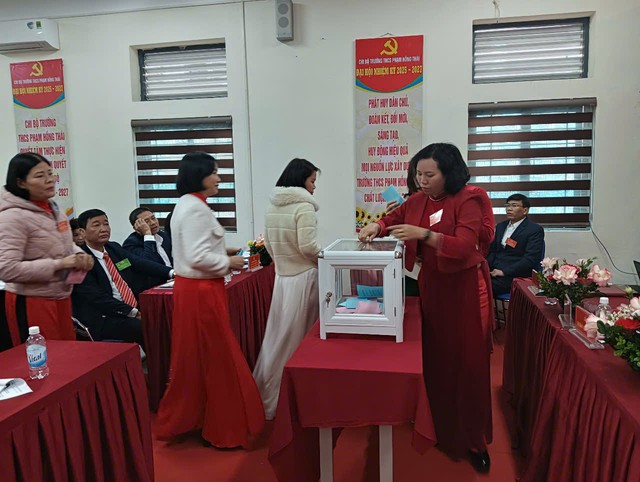Đại hội điểm Chi bộ trường THCS Phạm Hồng Thái thành công tốt đẹp- Ảnh 8.