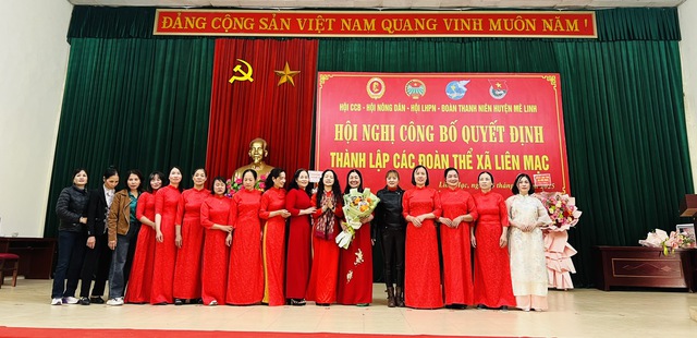 Đảng ủy xã Liên Mạc tổ chức lễ công bố quyết định thành lập các Hội, đoàn thể lâm thời xã Liên Mạc sau lễ công bố Nghị quyết của ban thường vụ Quốc hội về sắp xếp đơn vị hành chính cấp xã- Ảnh 7. Đảng ủy xã Liên Mạc tổ chức lễ công bố quyết định thành lập các Hội, đoàn thể lâm thời xã Liên Mạc sau lễ công bố Nghị quyết của ban thường vụ Quốc hội về sắp xếp đơn vị hành chính cấp xã- Ảnh 7.