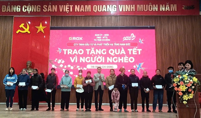 THỊ TRẤN CHI ĐÔNG TỔ CHỨC TRAO QUÀ TẾT CHO NGƯỜI CÓ CÔNG, HỘ CẬN NGHÈO, HỘ CHÍNH SÁCH, HỘ CÓ HOÀN CẢNH KHÓ KHĂN NHÂN DỊP TẾT NGUYÊN ĐÁN ẤT TỴ 2025- Ảnh 10. THỊ TRẤN CHI ĐÔNG TỔ CHỨC TRAO QUÀ TẾT CHO NGƯỜI CÓ CÔNG, HỘ CẬN NGHÈO, HỘ CHÍNH SÁCH, HỘ CÓ HOÀN CẢNH KHÓ KHĂN NHÂN DỊP TẾT NGUYÊN ĐÁN ẤT TỴ 2025- Ảnh 10.