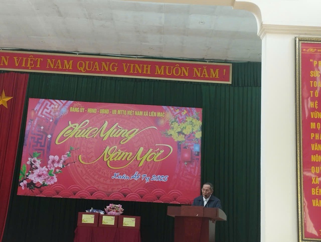 Đồng chí Hoàng Anh Tuấn - Phó Bí thư Huyện Ủy-Chủ tịch UBND huyện tham dự buổi gặp mặt các đồng chí nguyên lãnh đạo của xã Liên Mạc qua các thời kỳ nhân dịp Tết Nguyên đán Ất Tỵ năm 2025- Ảnh 16. Đồng chí Hoàng Anh Tuấn - Phó Bí thư Huyện Ủy-Chủ tịch UBND huyện tham dự buổi gặp mặt các đồng chí nguyên lãnh đạo của xã Liên Mạc qua các thời kỳ nhân dịp Tết Nguyên đán Ất Tỵ năm 2025- Ảnh 16.