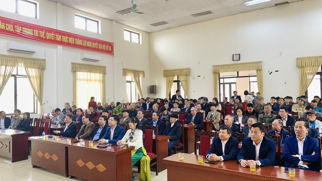 Đồng chí Hoàng Anh Tuấn - Phó Bí thư Huyện Ủy-Chủ tịch UBND huyện tham dự buổi gặp mặt các đồng chí nguyên lãnh đạo của xã Liên Mạc qua các thời kỳ nhân dịp Tết Nguyên đán Ất Tỵ năm 2025- Ảnh 1. Đồng chí Hoàng Anh Tuấn - Phó Bí thư Huyện Ủy-Chủ tịch UBND huyện tham dự buổi gặp mặt các đồng chí nguyên lãnh đạo của xã Liên Mạc qua các thời kỳ nhân dịp Tết Nguyên đán Ất Tỵ năm 2025- Ảnh 1.