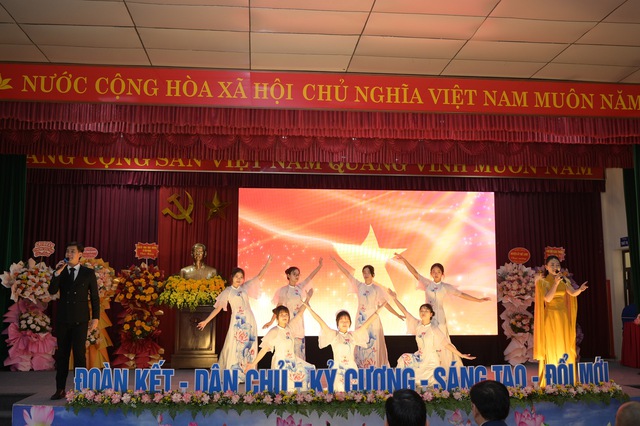 ĐẠI HỘI CHI BỘ THÔN DO NHÂN HẠ, NHIỆM KỲ 2025-2027 THÀNH CÔNG RỰC RỠ- Ảnh 9. ĐẠI HỘI CHI BỘ THÔN DO NHÂN HẠ, NHIỆM KỲ 2025-2027 THÀNH CÔNG RỰC RỠ- Ảnh 9.