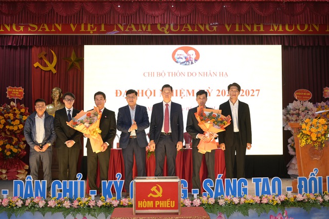 ĐẠI HỘI CHI BỘ THÔN DO NHÂN HẠ, NHIỆM KỲ 2025-2027 THÀNH CÔNG RỰC RỠ- Ảnh 6. ĐẠI HỘI CHI BỘ THÔN DO NHÂN HẠ, NHIỆM KỲ 2025-2027 THÀNH CÔNG RỰC RỠ- Ảnh 6.