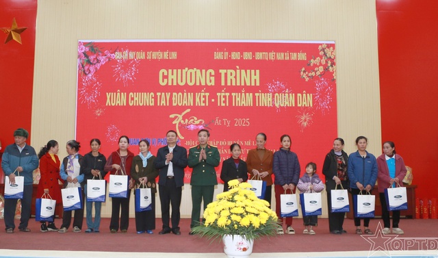 Chương trình “Xuân chung tay đoàn kết - Tết thắm tình quân dân” Tết Nguyên đán Ất Tỵ năm 2025. - Ảnh 4.