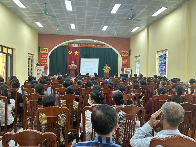 Hơn 100 cán bộ và người dân xã Thạch Đà được tập huấn tuyên truyền, phổ biến các văn bản pháp luật về thủy lợi, đê điều và phòng, chống thiên tai- Ảnh 1. Hơn 100 cán bộ và người dân xã Thạch Đà được tập huấn tuyên truyền, phổ biến các văn bản pháp luật về thủy lợi, đê điều và phòng, chống thiên tai- Ảnh 1.