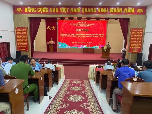 UBND xã Tiến Thịnh triển khai việc lấy ý kiến về dự thảo Nghị quyết sửa đổi, bổ sung một số điều của Hiến pháp năm 2013 trên ứng dụng VNeID
- Ảnh 1. UBND xã Tiến Thịnh triển khai việc lấy ý kiến về dự thảo Nghị quyết sửa đổi, bổ sung một số điều của Hiến pháp năm 2013 trên ứng dụng VNeID
- Ảnh 1.