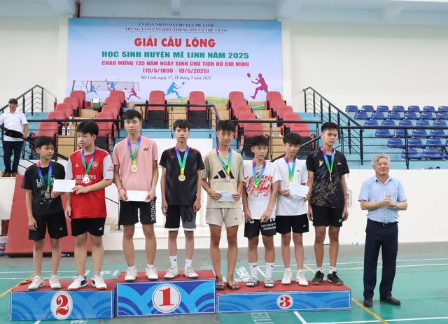 Mê Linh sôi nổi các hoạt động thể dục thể thao chào mừng kỷ niệm 135 năm Ngày sinh Chủ tịch Hồ Chí Minh và Quốc tế thiếu nhi 1/6- Ảnh 3.