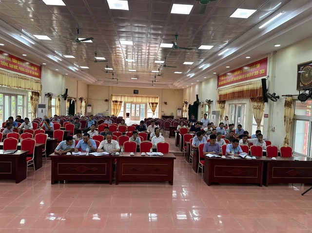 XÃ THANH LÂM TỔ CHỨC TRIỂN KHAI KẾ HOẠCH TỔ CHỨC LẤY Ý KIẾN NHÂN DÂN ĐỐI VỚI DỰ THẢO SỬA ĐỔI, BỔ SUNG HIẾN PHÁP NĂM 2013 QUA ỨNG DỤNG VENID - Ảnh 2. XÃ THANH LÂM TỔ CHỨC TRIỂN KHAI KẾ HOẠCH TỔ CHỨC LẤY Ý KIẾN NHÂN DÂN ĐỐI VỚI DỰ THẢO SỬA ĐỔI, BỔ SUNG HIẾN PHÁP NĂM 2013 QUA ỨNG DỤNG VENID - Ảnh 2.