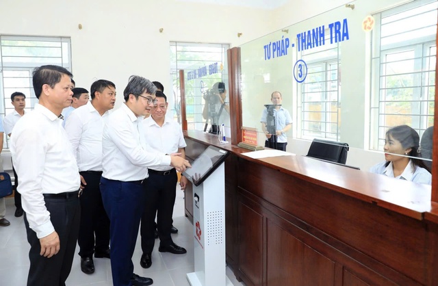 Phó Chủ tịch UBND thành phố Trương Việt Dũng kiểm tra cơ sở vật chất 4 xã mới tại huyện Mê Linh- Ảnh 4. Phó Chủ tịch UBND thành phố Trương Việt Dũng kiểm tra cơ sở vật chất 4 xã mới tại huyện Mê Linh- Ảnh 4.