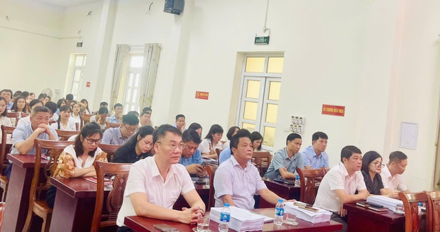 04 xã (mới) Quang Minh, Tiến Thắng, Mê Linh, Yên Lãng tham dự hội nghị tập huấn của thành phố về vận hành thử nghiệm mô hình chính quyền địa phương 2 cấp- Ảnh 4. 04 xã (mới) Quang Minh, Tiến Thắng, Mê Linh, Yên Lãng tham dự hội nghị tập huấn của thành phố về vận hành thử nghiệm mô hình chính quyền địa phương 2 cấp- Ảnh 4.